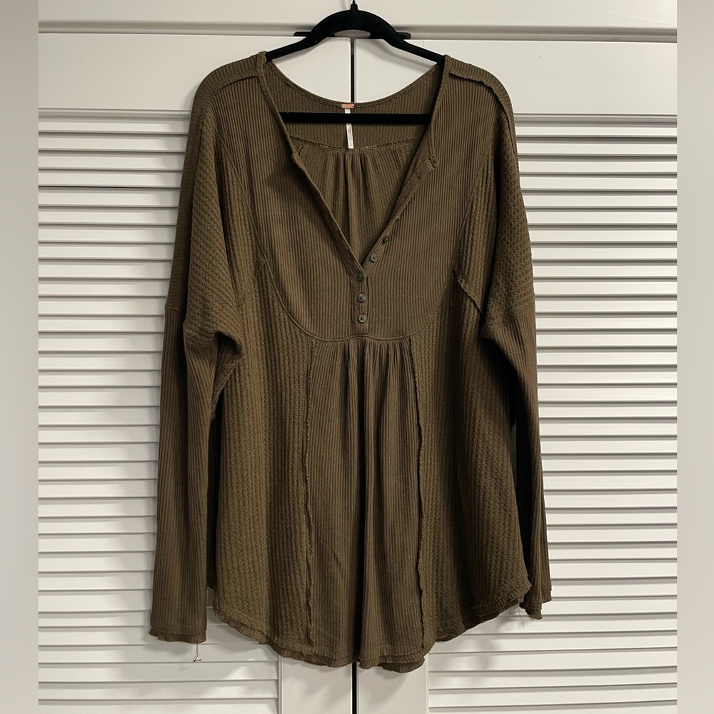 Free People Tunic. Size L. Dark Olive Green. Excellent Condition!